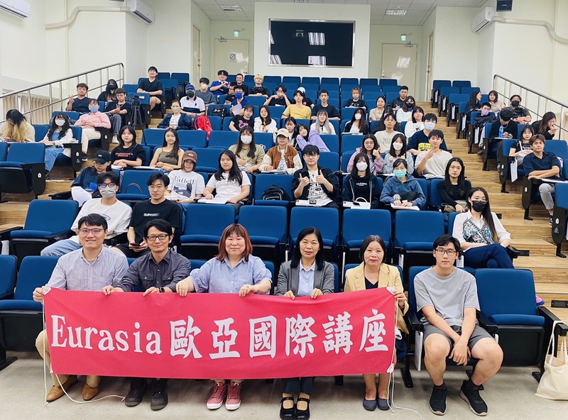 北海道大學池直美老師蒞臨歐亞講座演講。圖片
