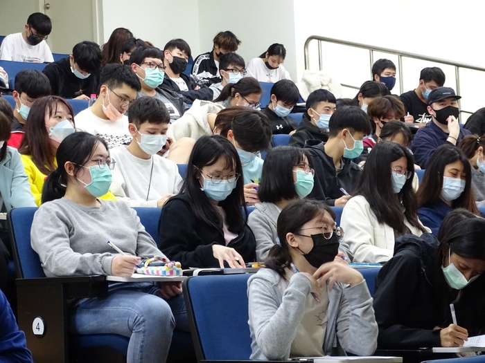 邀請到菲律賓腳妹校聖卡洛斯大學 Matero 教授蒞臨演講。圖片